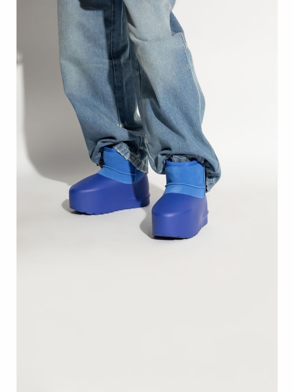 Uggs Classic Mini Pumped Molded Platform Boot - Picture 6 of 6